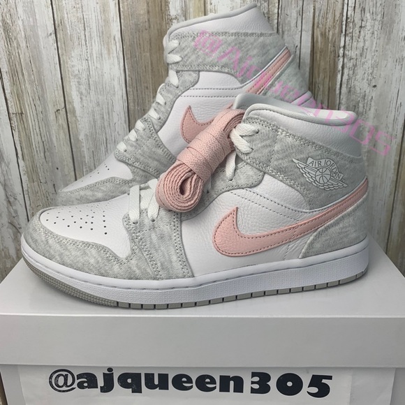 Air Jordan 1 Mid WMNS Atmosphere White